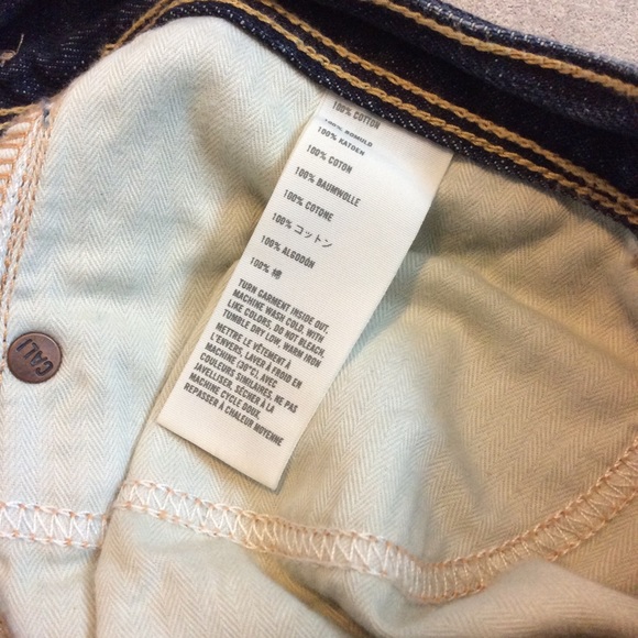 Hollister | Distressed Denim Mini Skirt - Picture 5 of 5